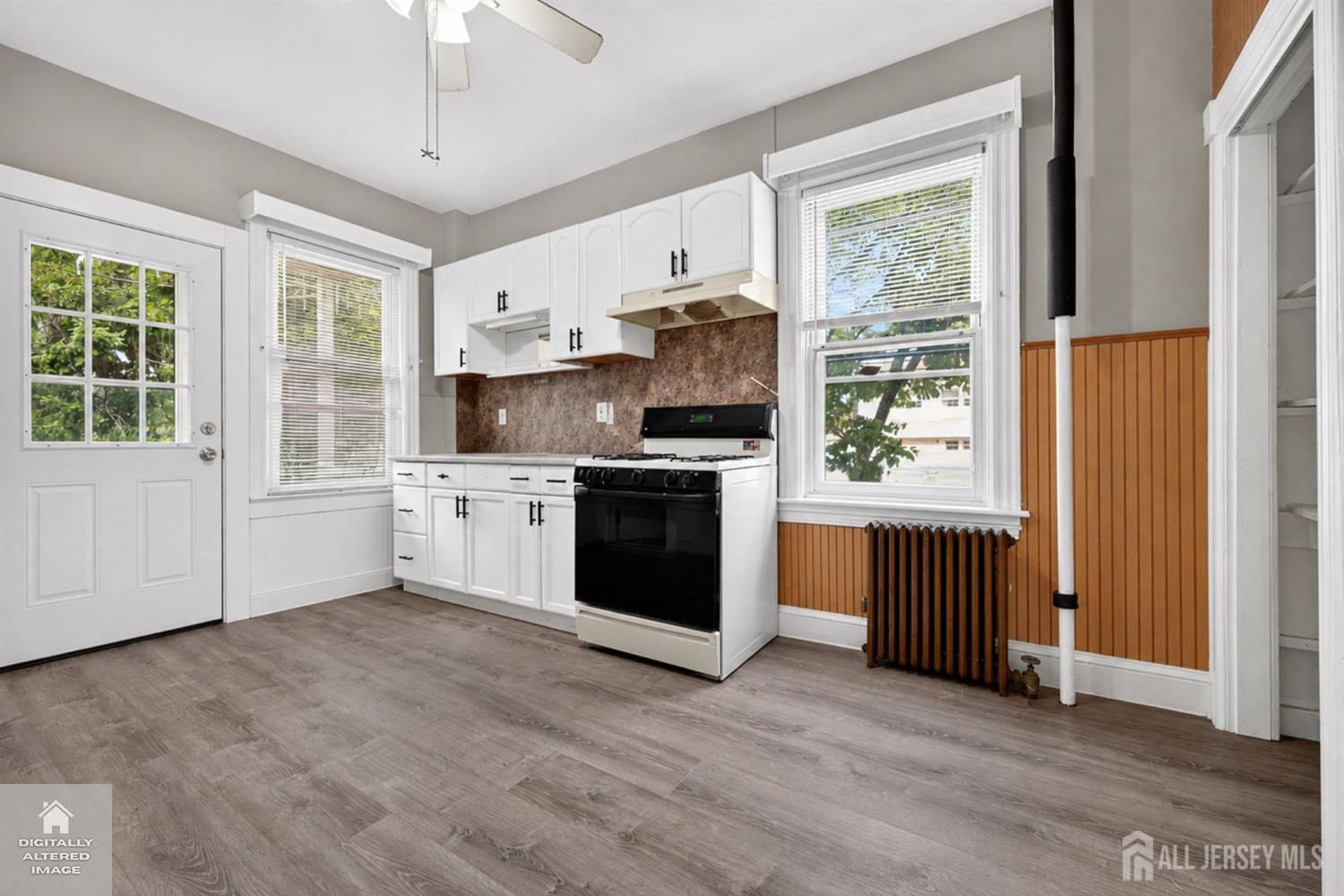 96 Woodbridge Avenue