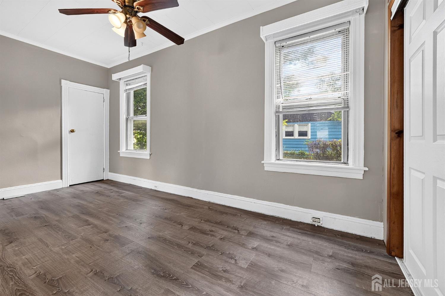 96 Woodbridge Avenue