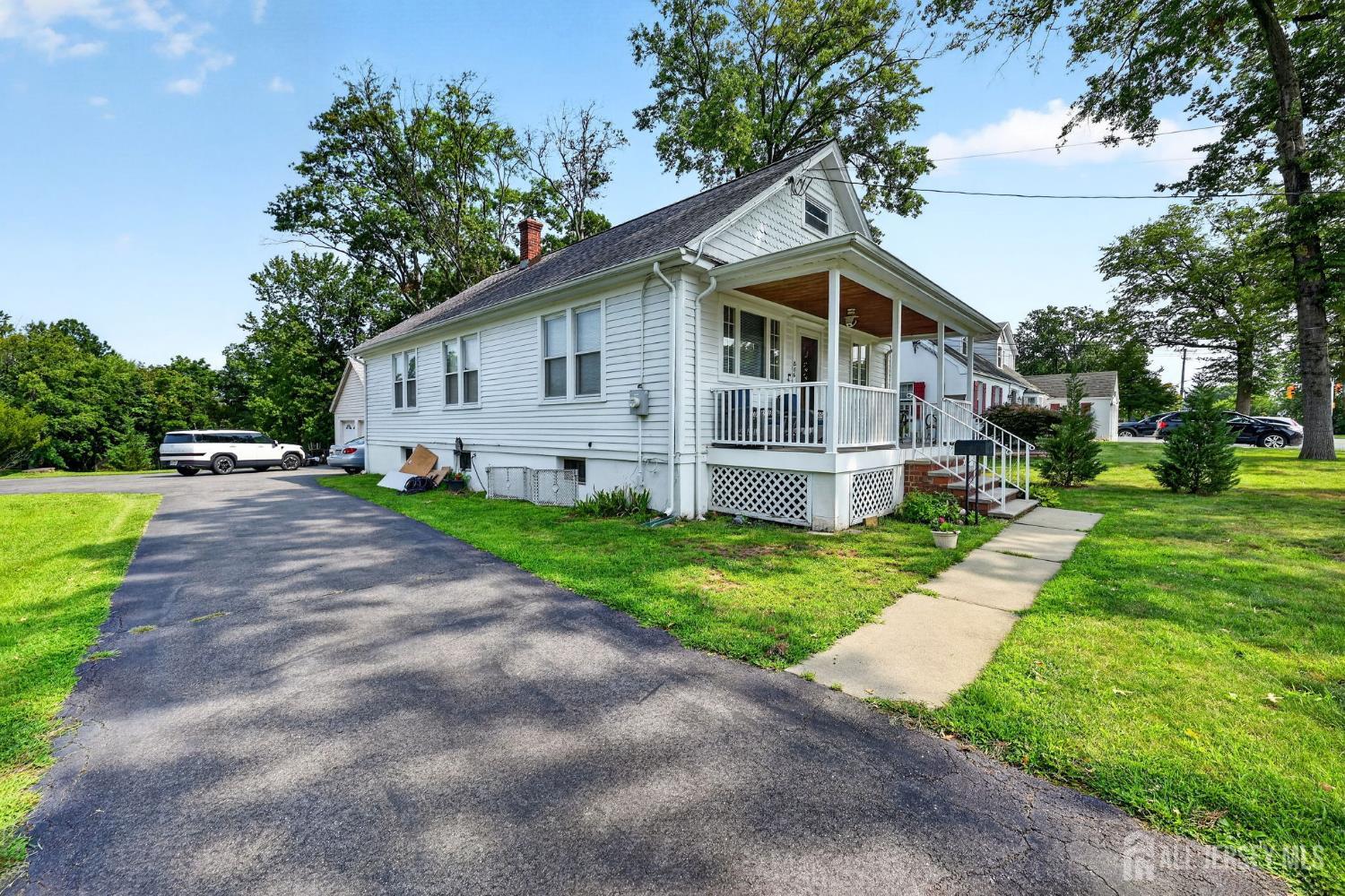 886 Main Street