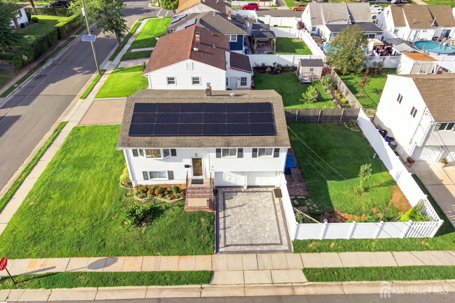 85 E Laurel Street