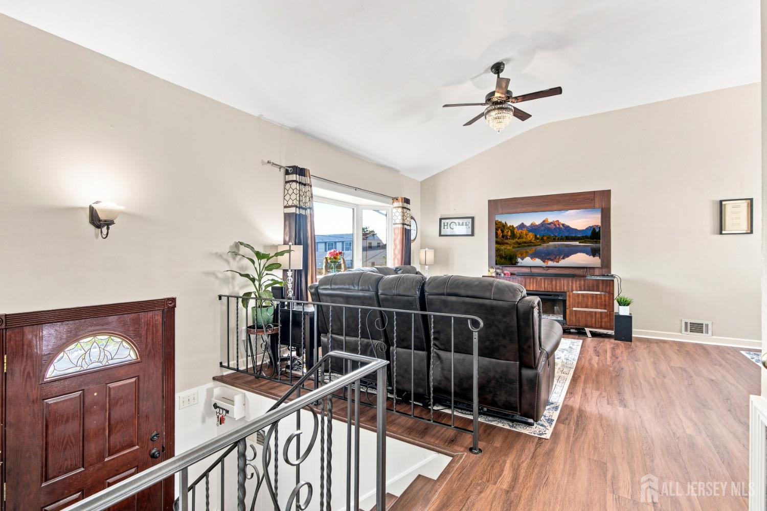 85 E Laurel Street