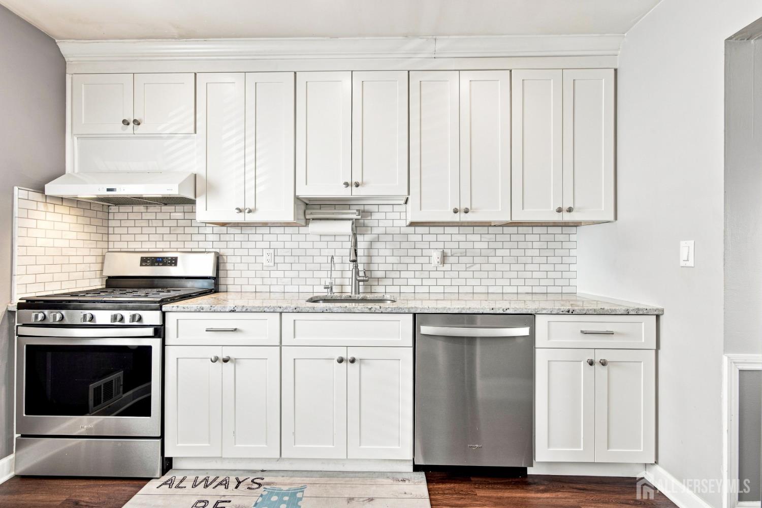85 E Laurel Street