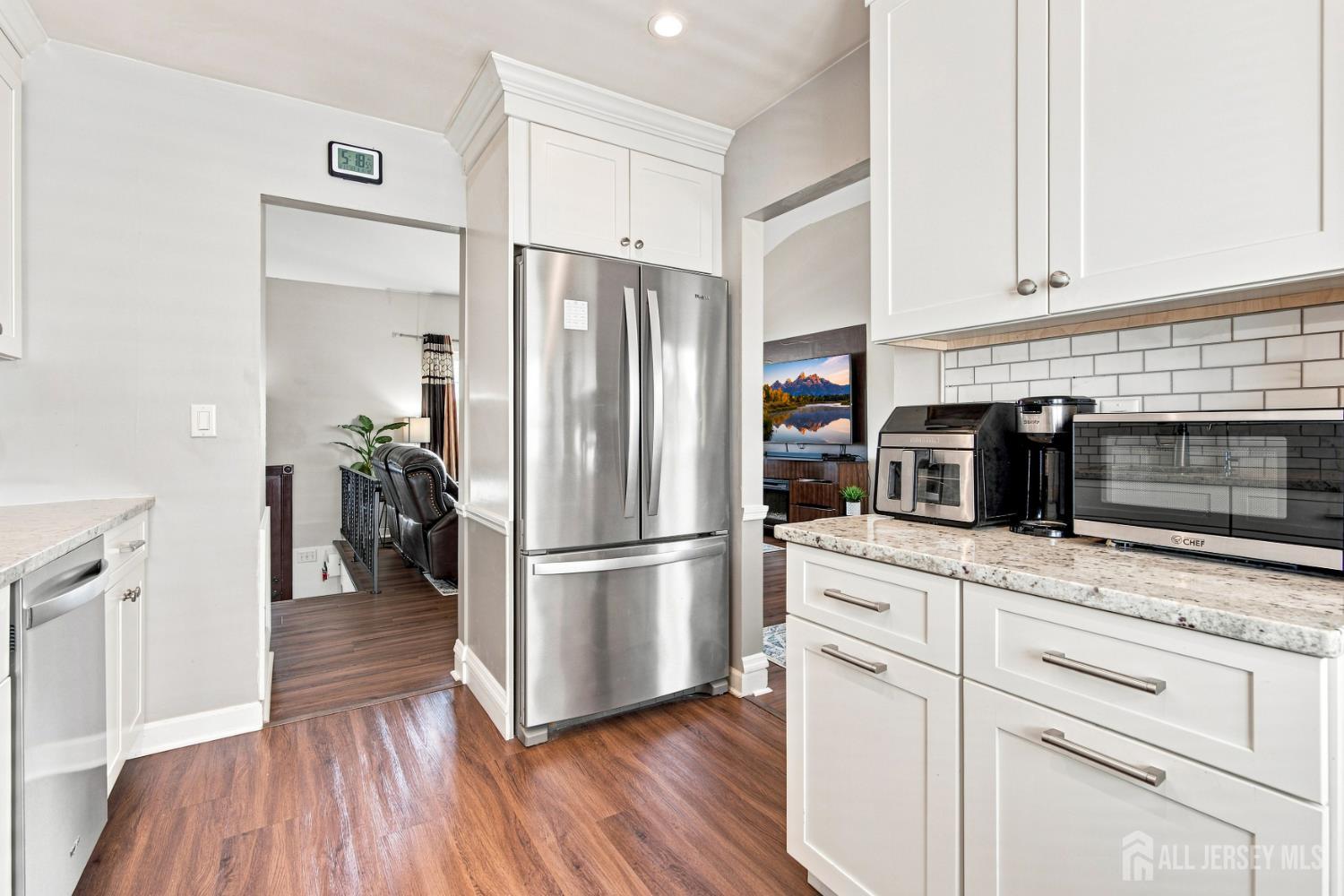 85 E Laurel Street