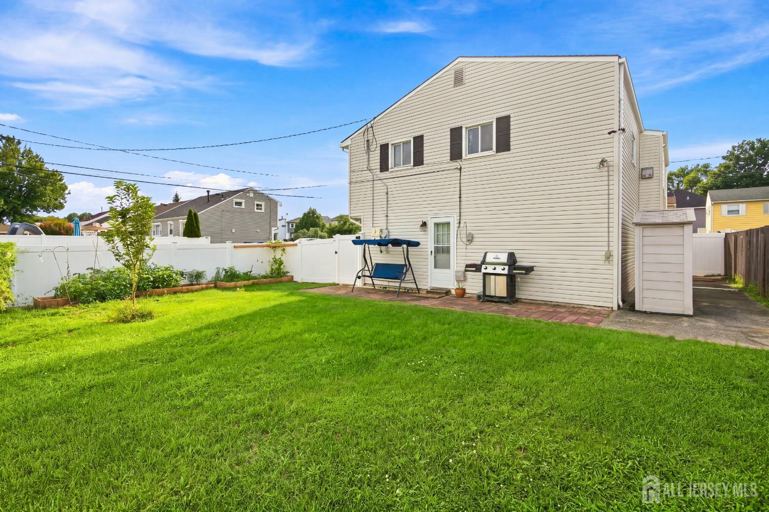 85 E Laurel Street