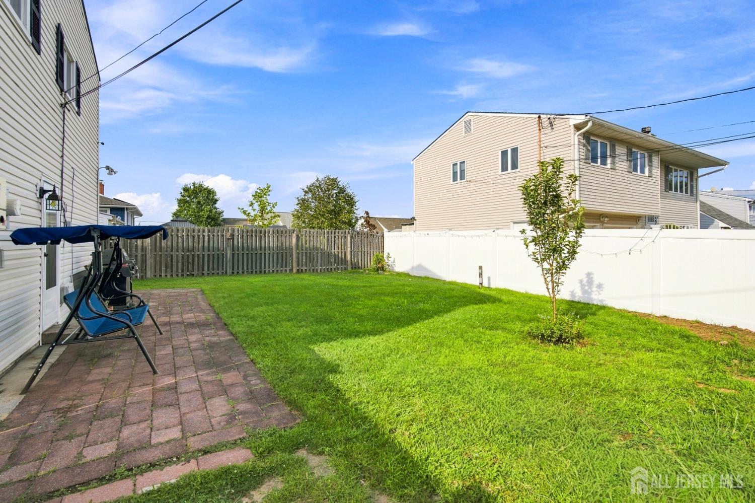 85 E Laurel Street