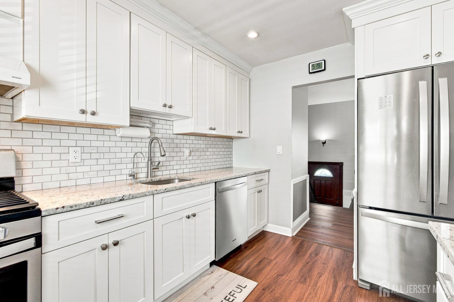 85 E Laurel Street
