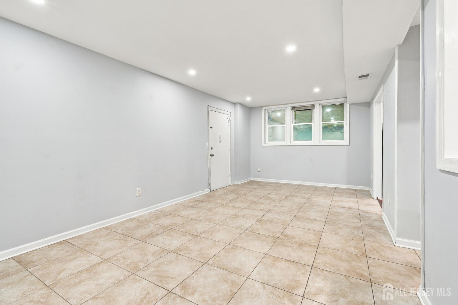 25 College Drive