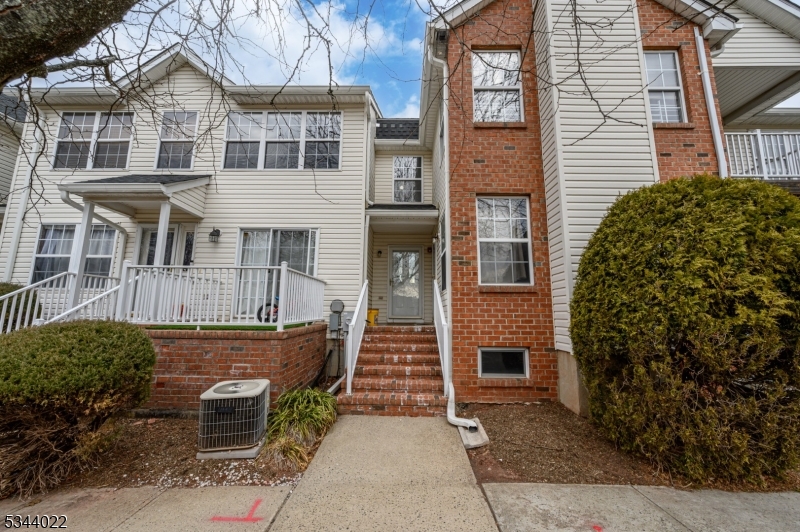 195 Barclay Ct