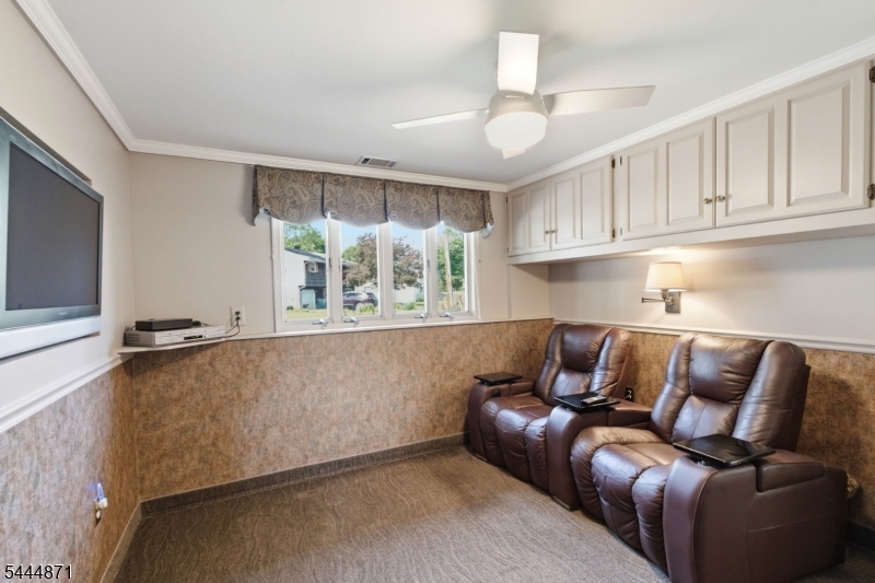 1453 Tooz Pl