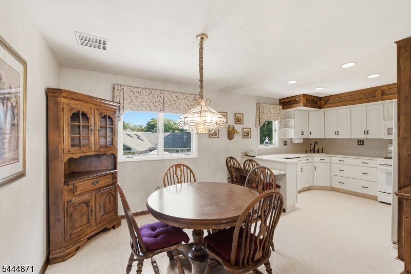 1453 Tooz Pl
