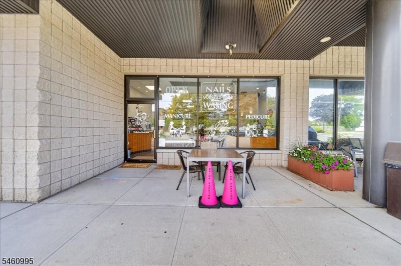1147 Inman Ave