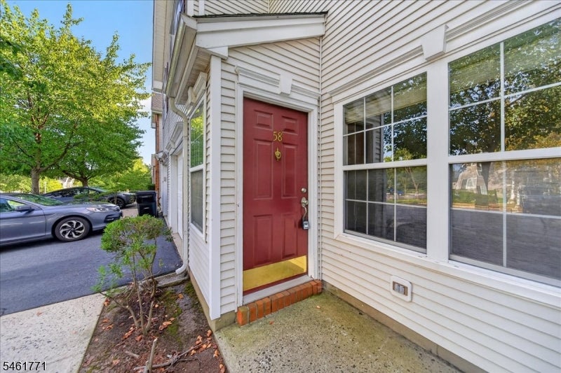 58 Windsong Cir