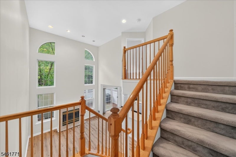 58 Windsong Cir