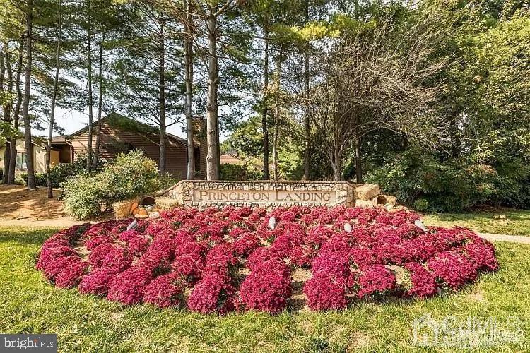 1307 SAYRE DRIVE