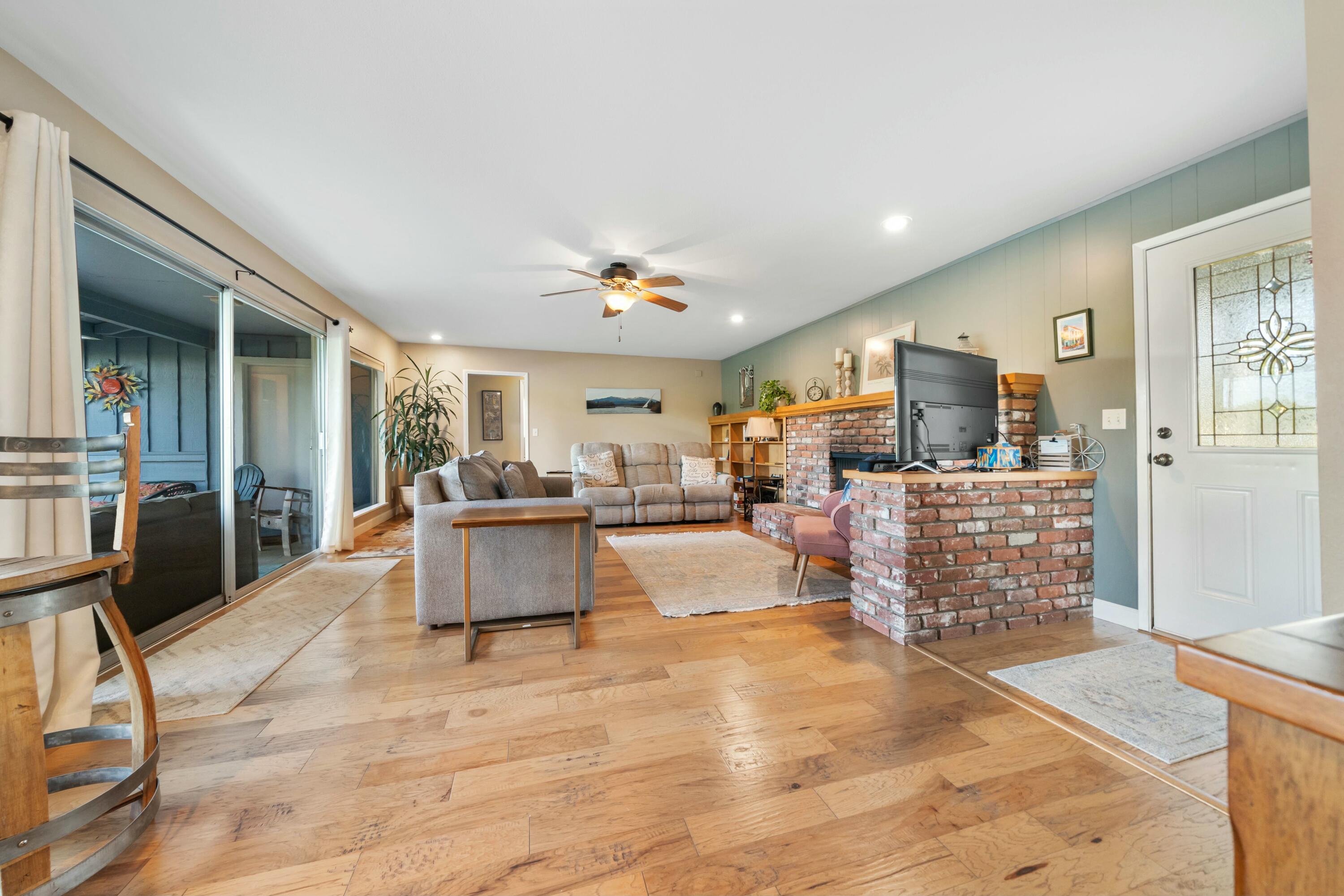 3401 Riverside Drive