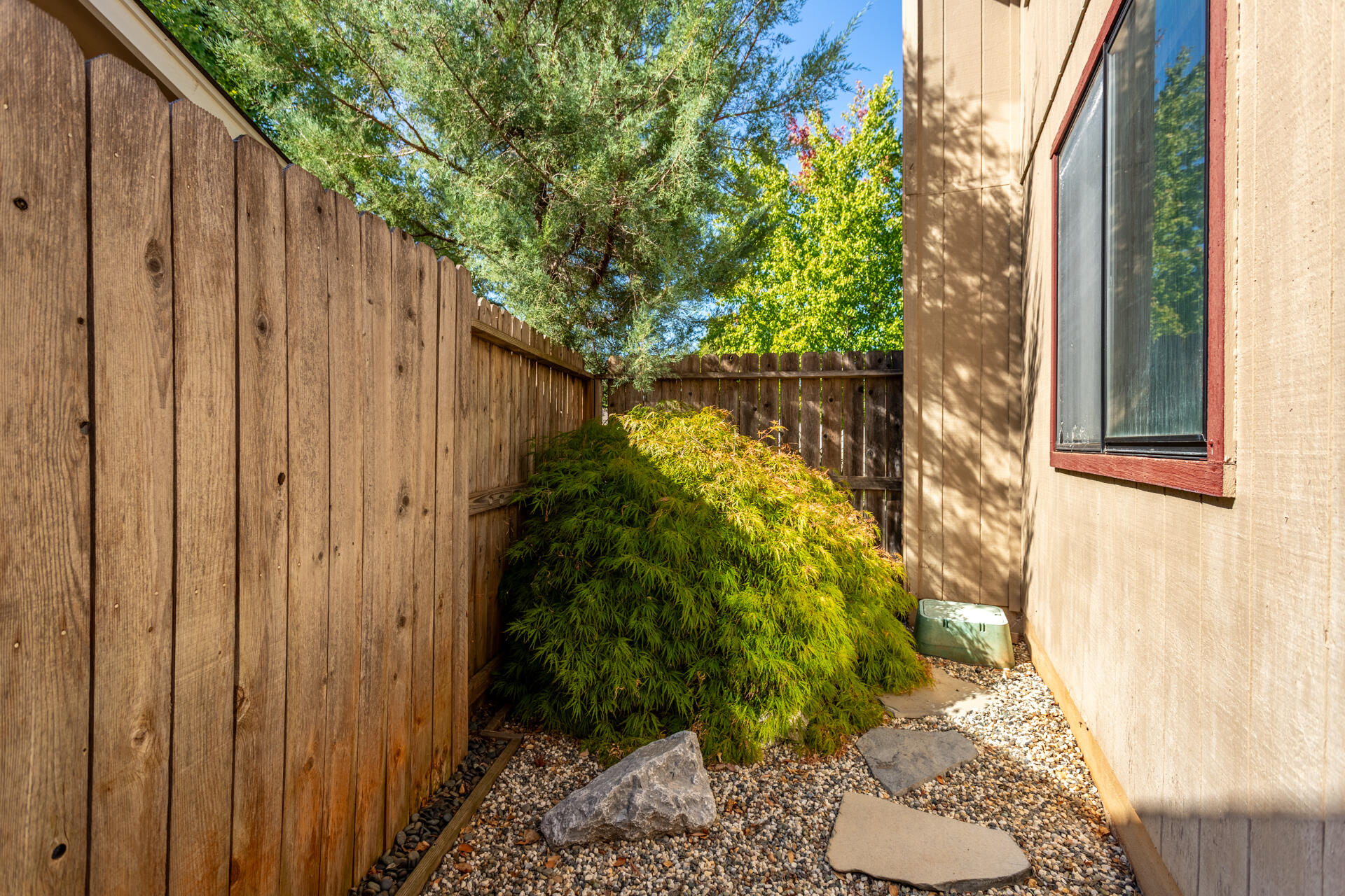 3553 Leonard Street