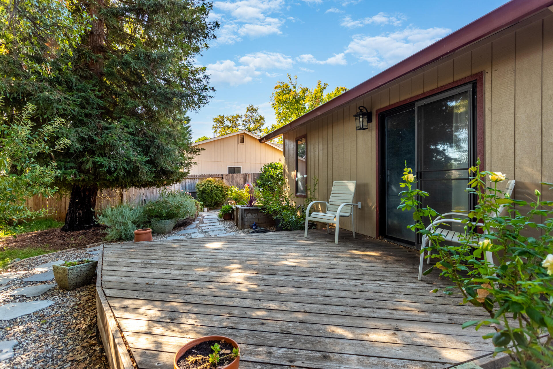 3553 Leonard Street