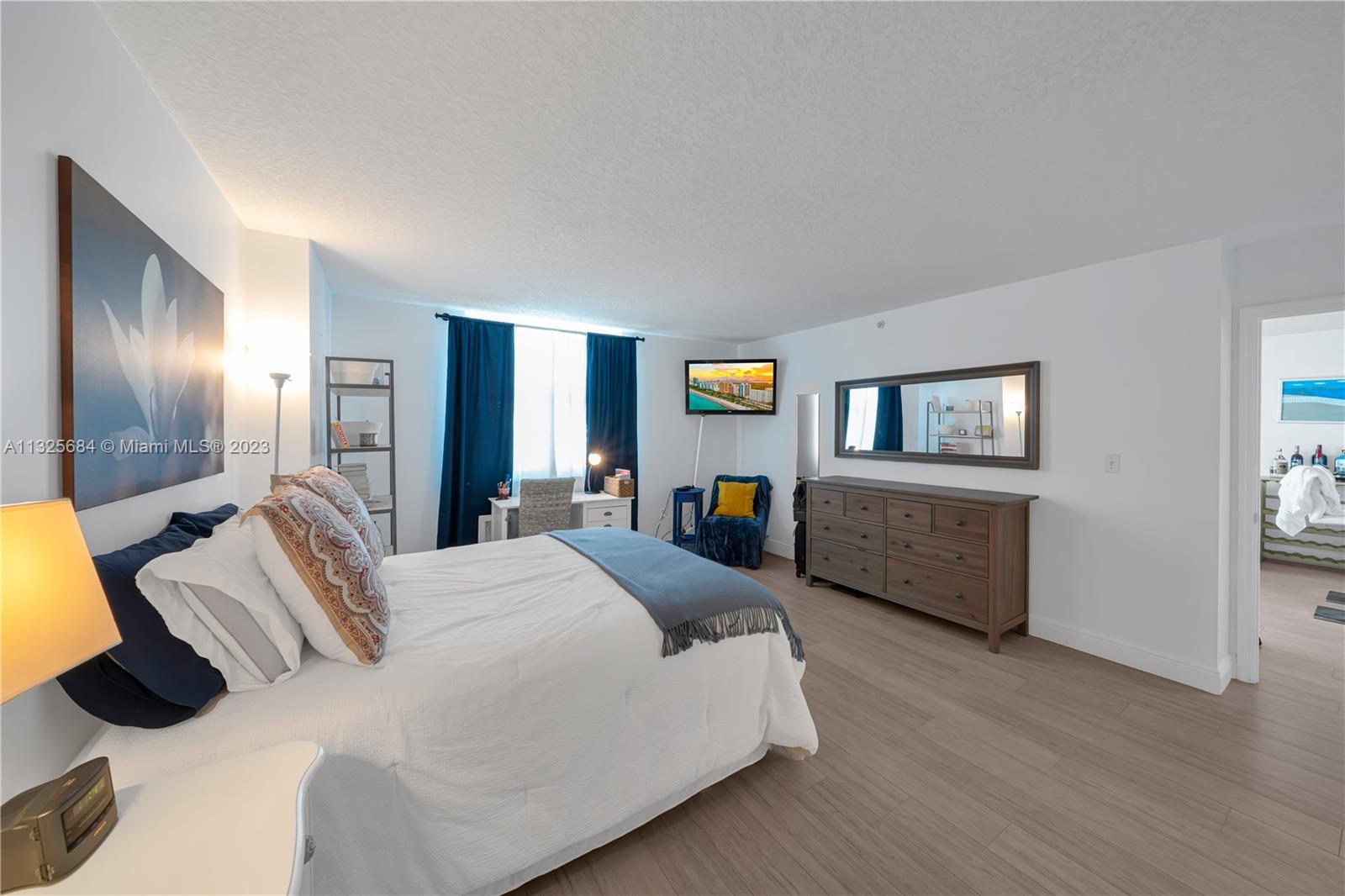 3000 Coral Way # 915