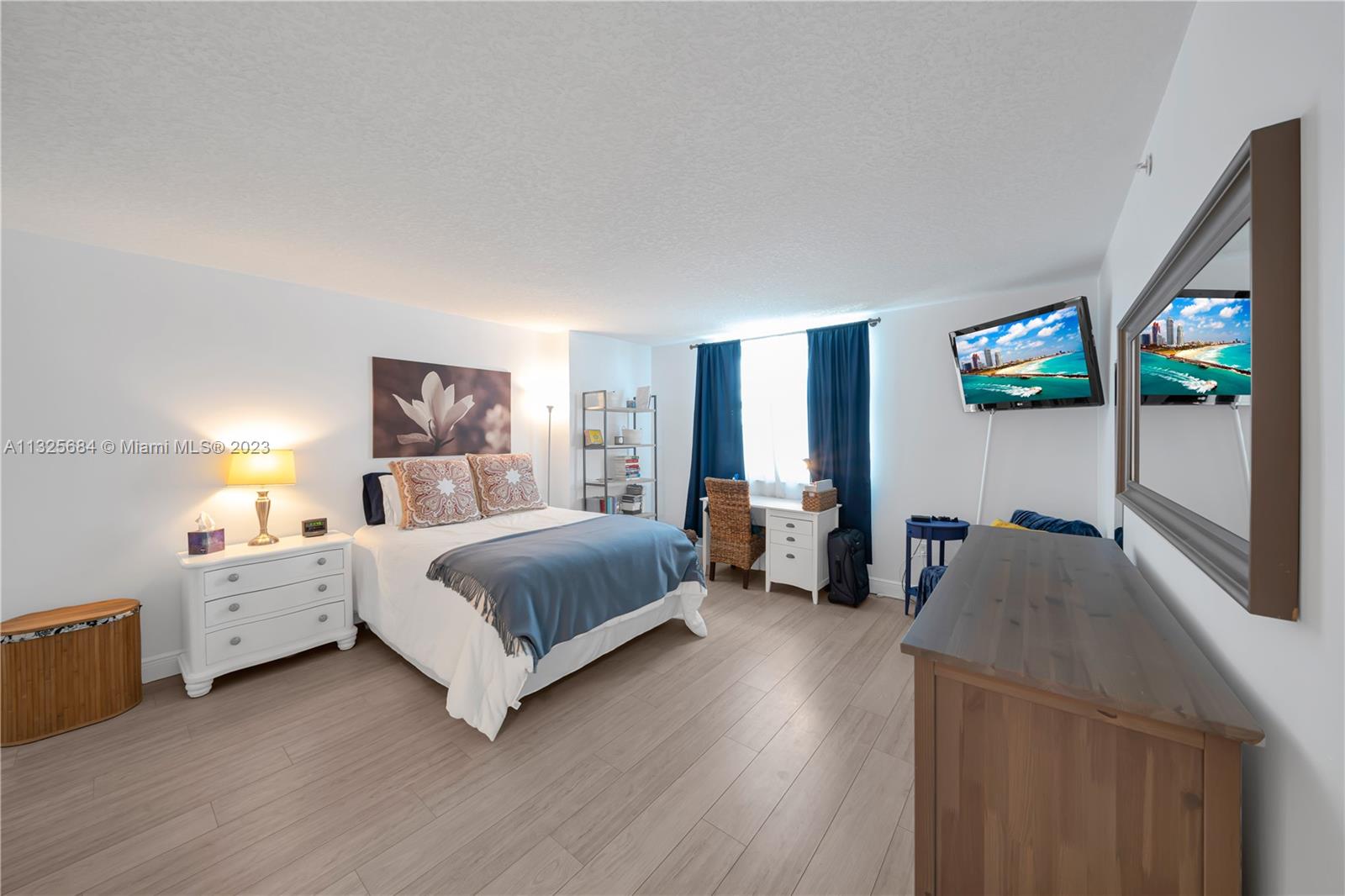 3000 Coral Way # 915