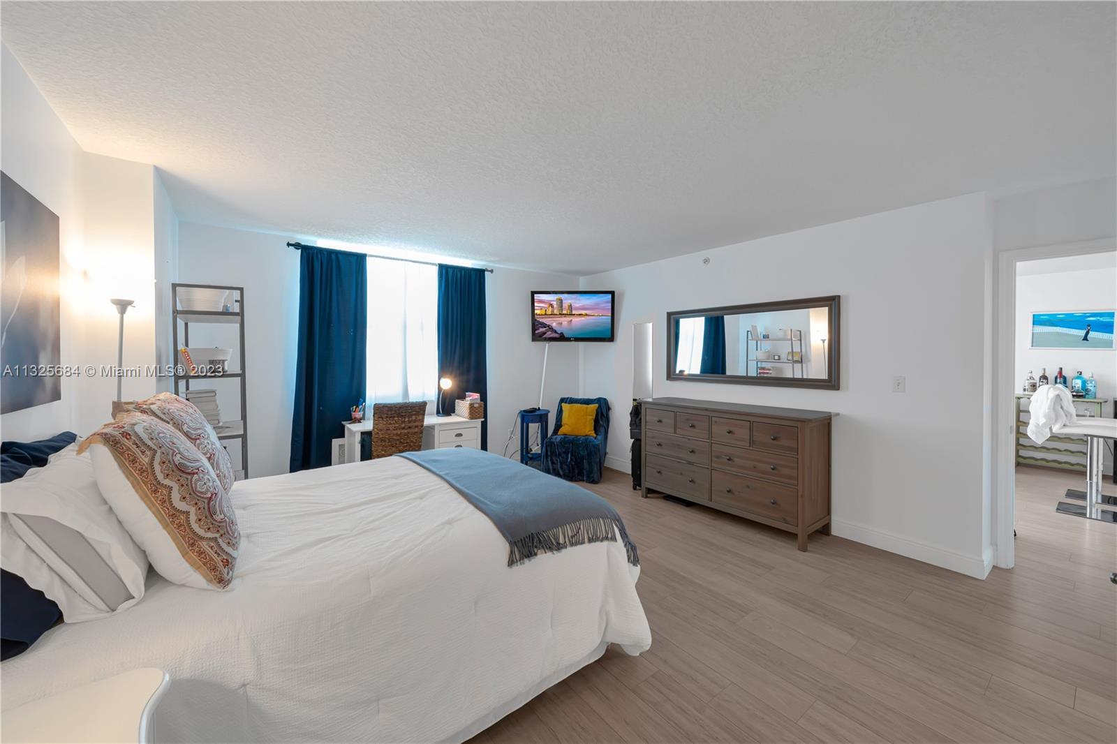 3000 Coral Way # 915