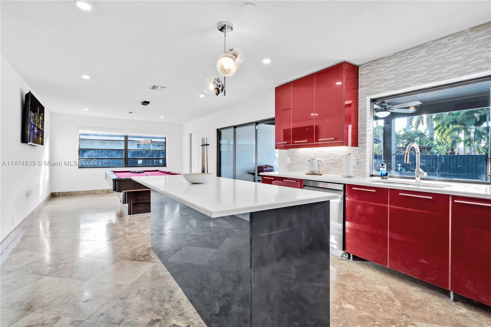 1121 SW 75th Ave