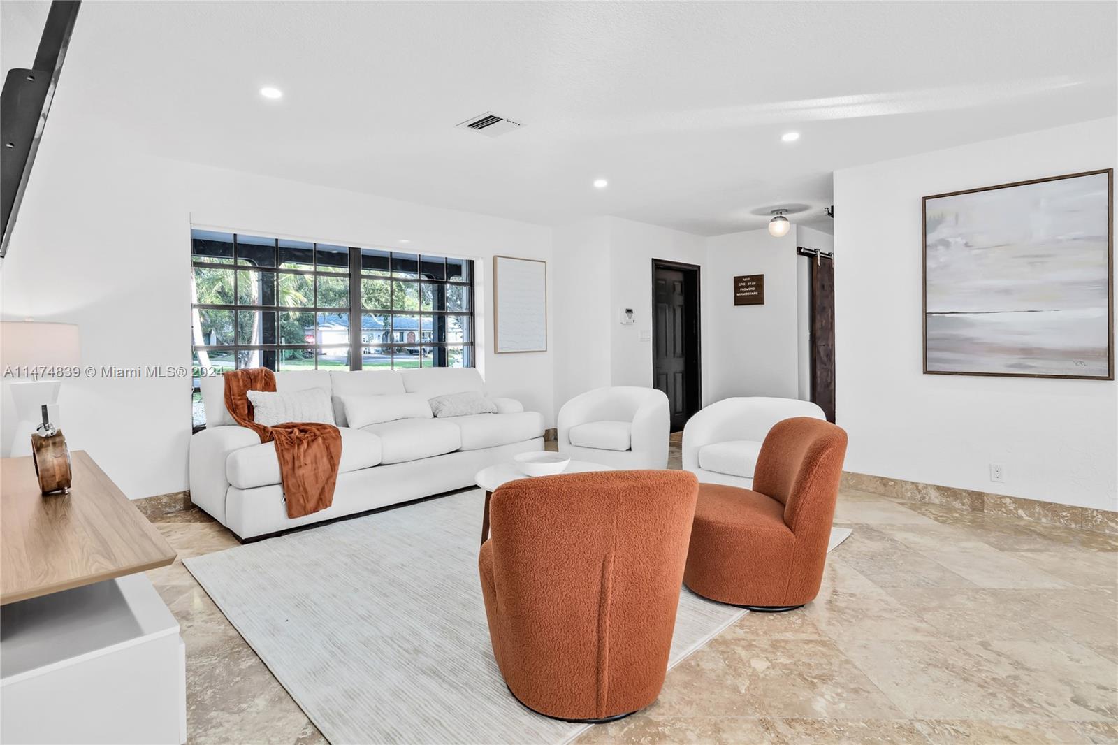 1121 SW 75th Ave