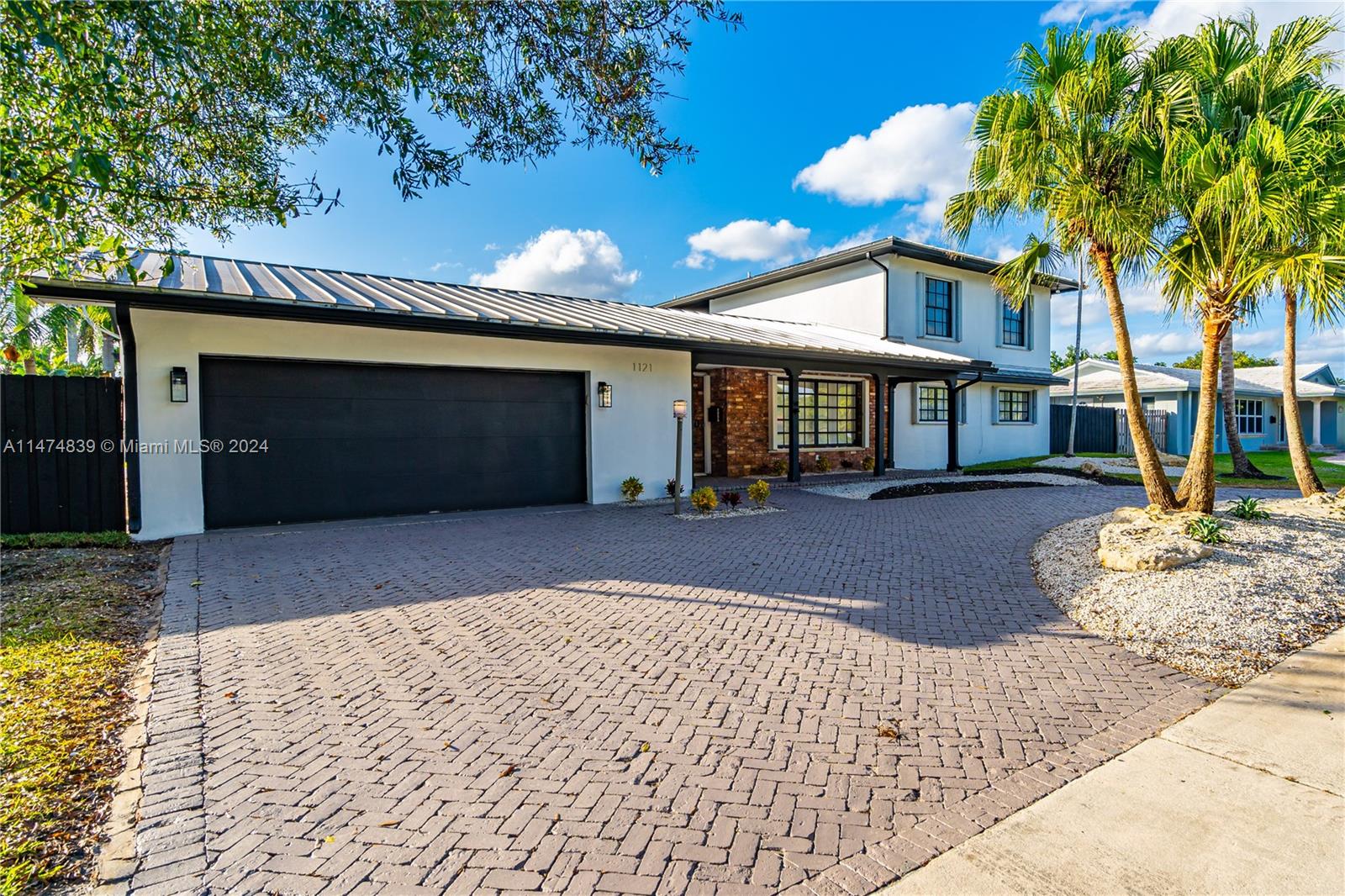 1121 SW 75th Ave