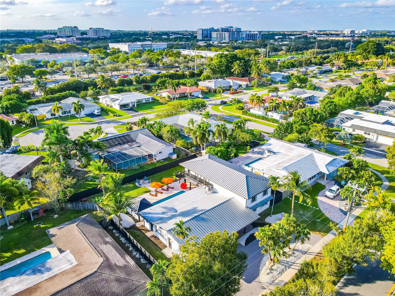 1121 SW 75th Ave