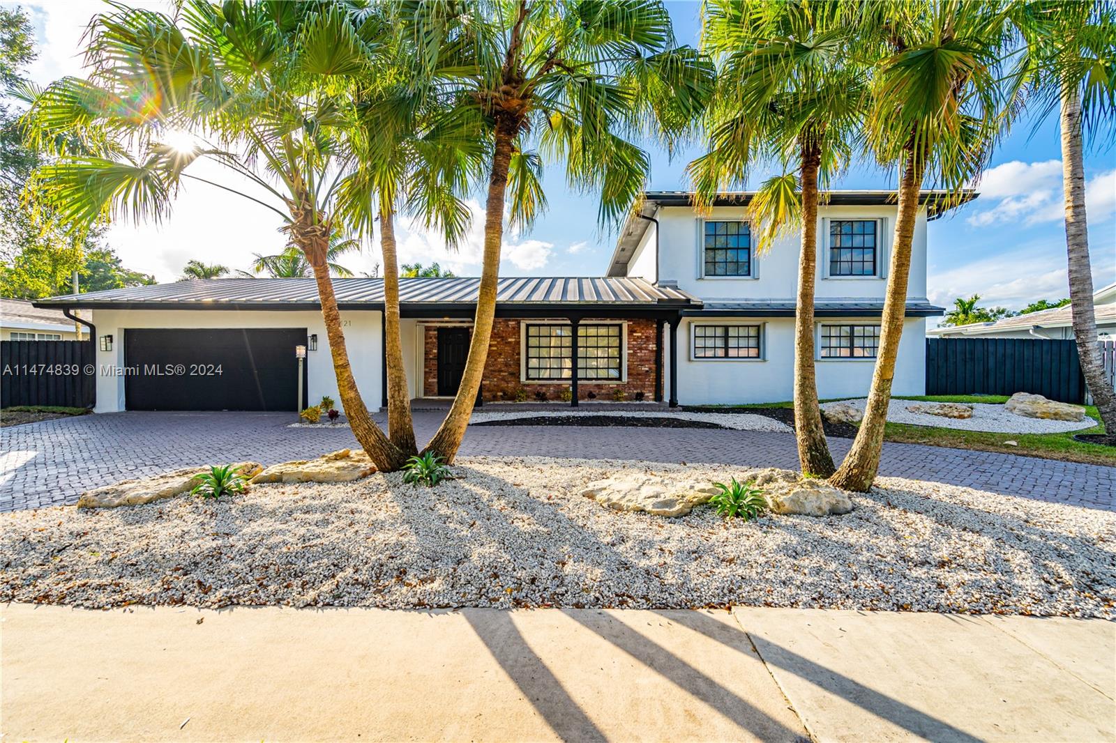 1121 SW 75th Ave