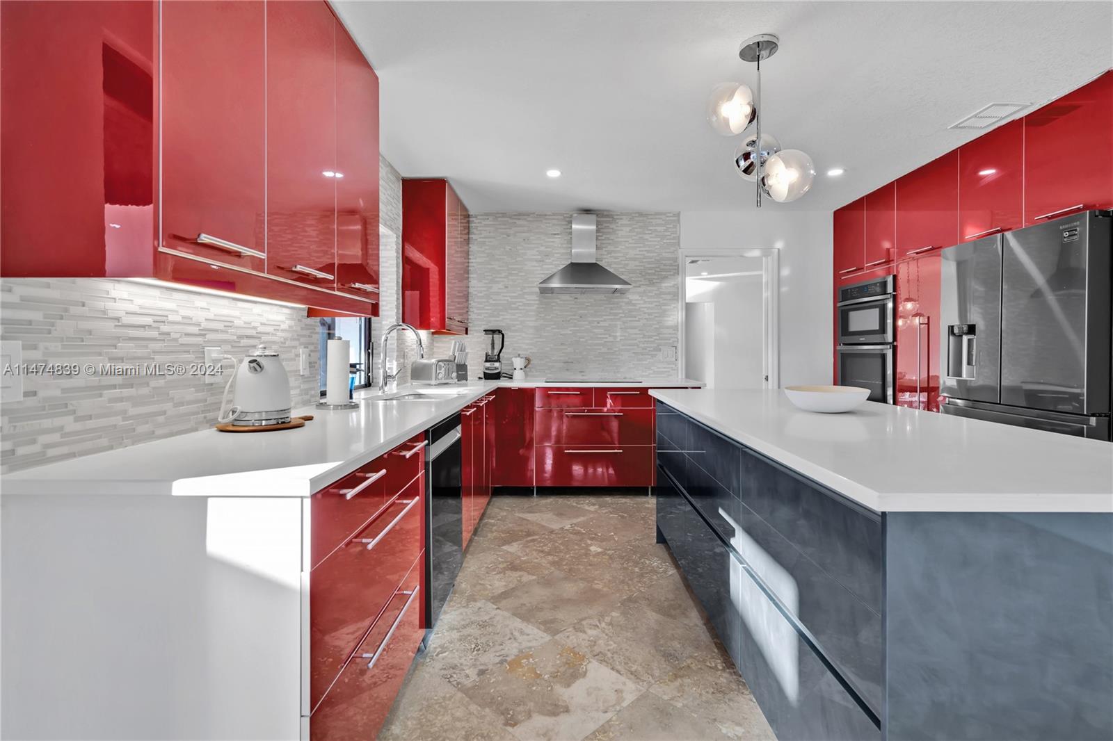 1121 SW 75th Ave