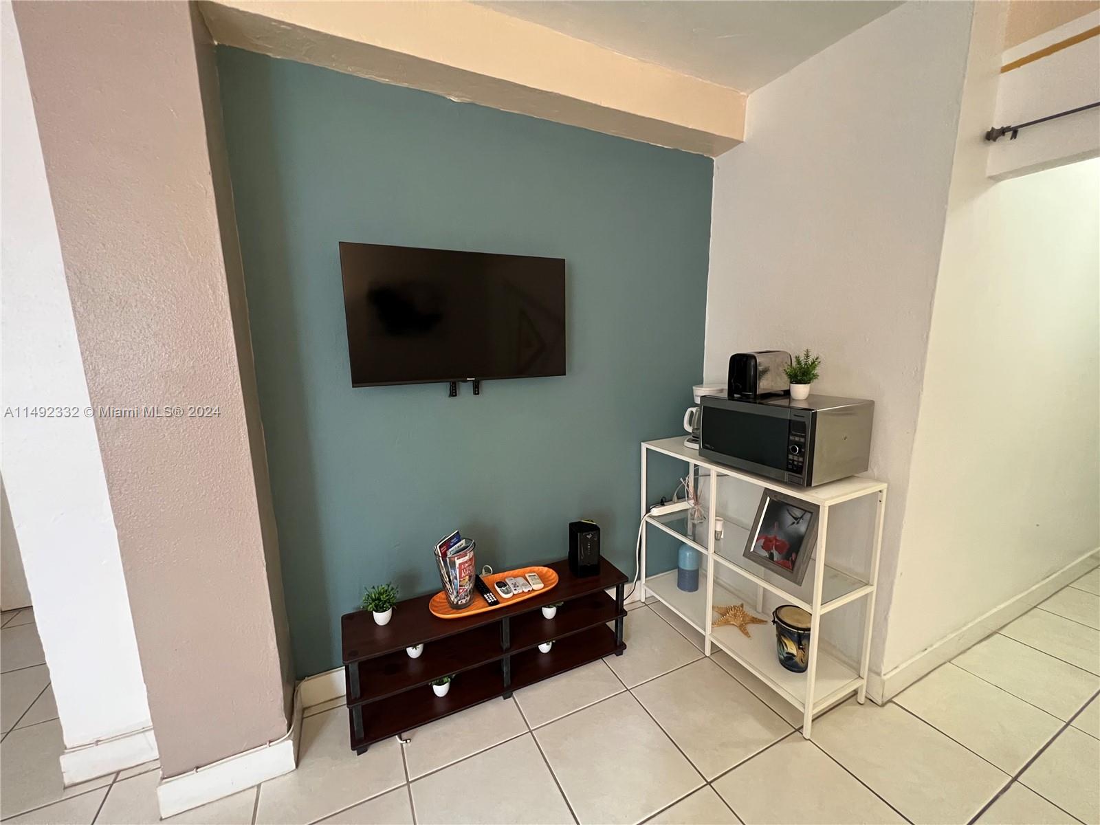 3030 Collins Ave # 2D