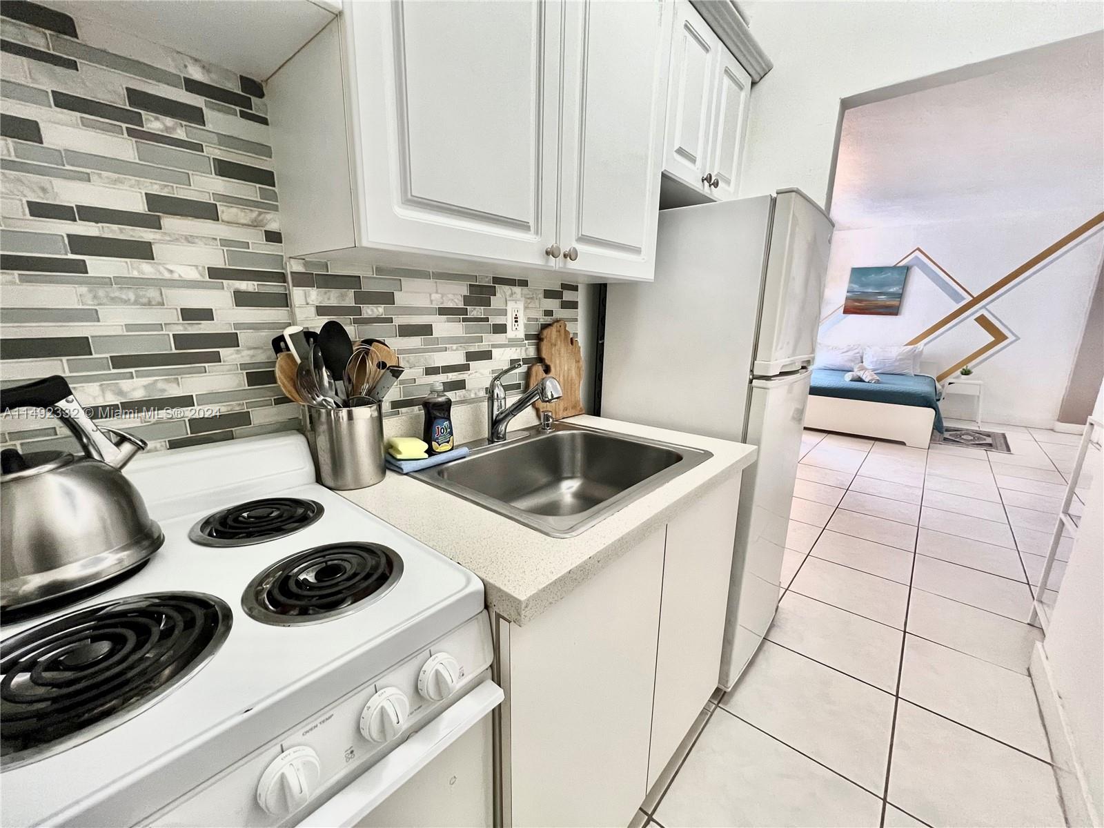 3030 Collins Ave # 2D
