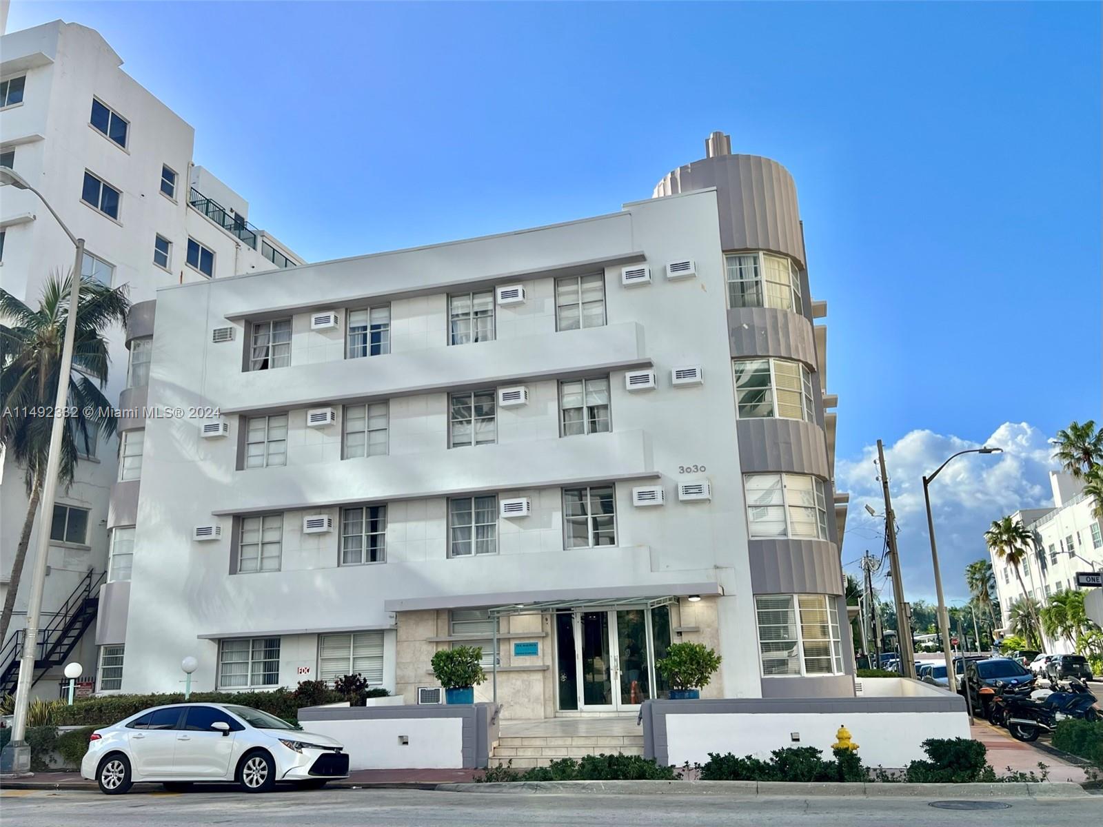 3030 Collins Ave # 2D