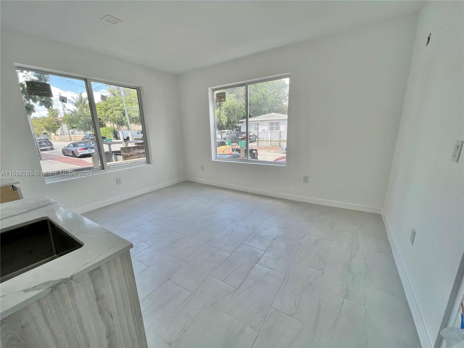 1306 SW 6th St # 5