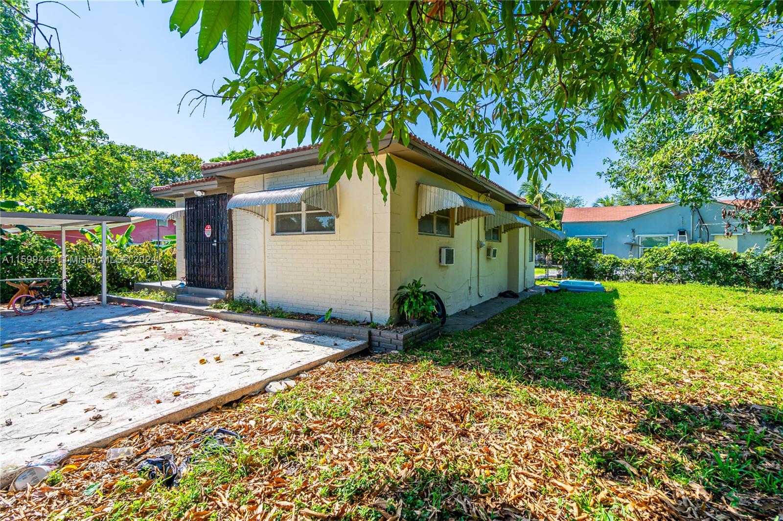 565 NW 98th St
