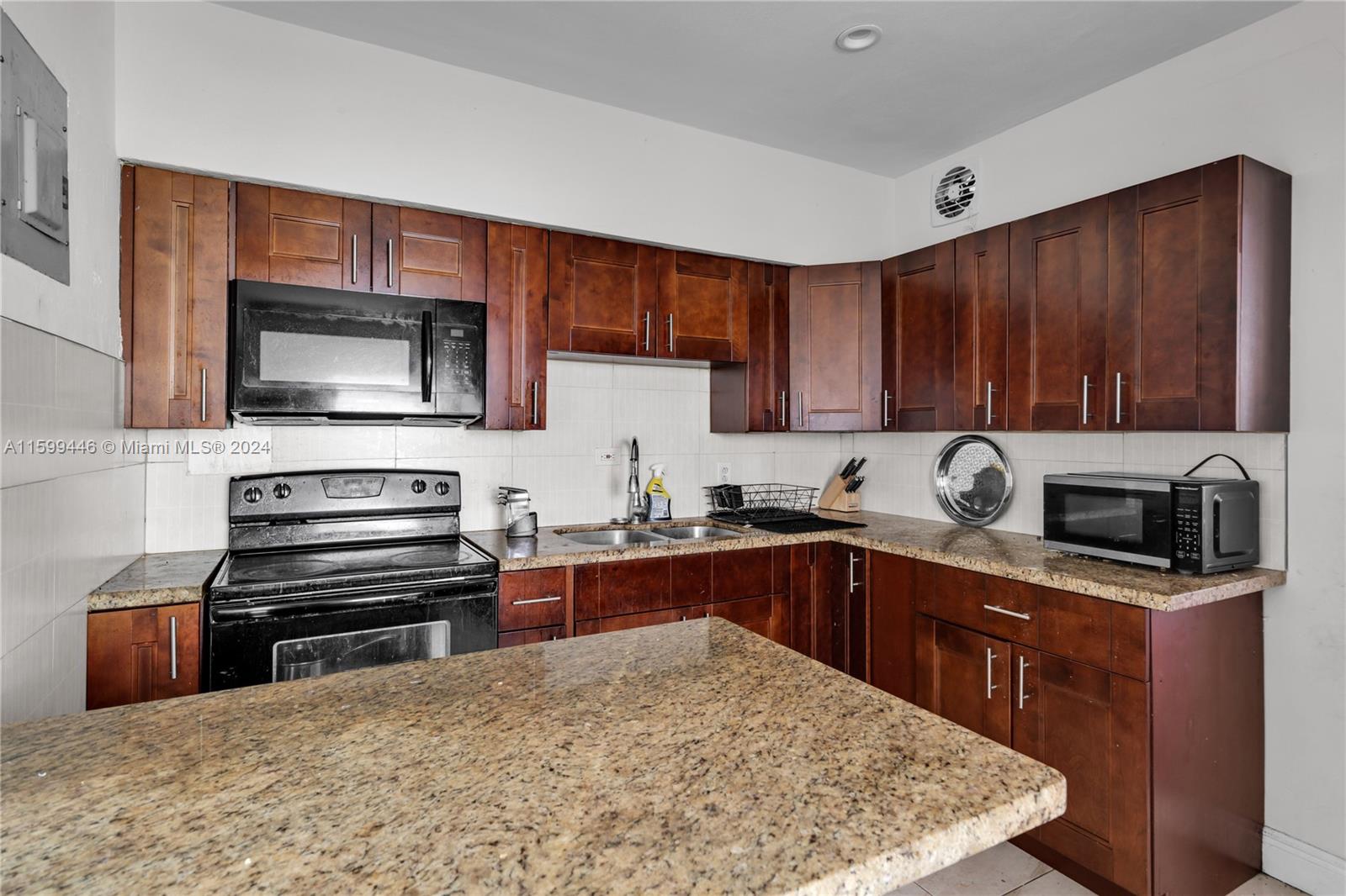 565 NW 98th St