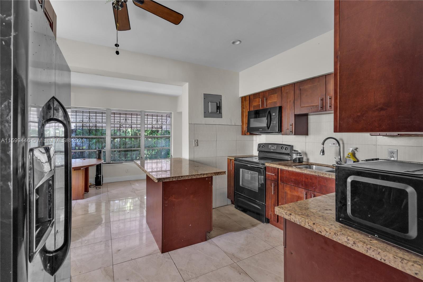 565 NW 98th St