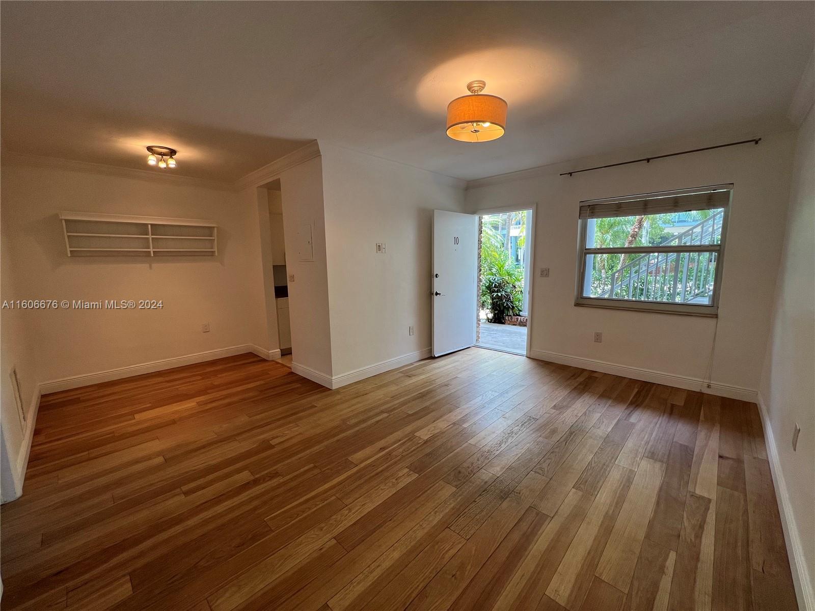 100 Sunrise Dr # 10