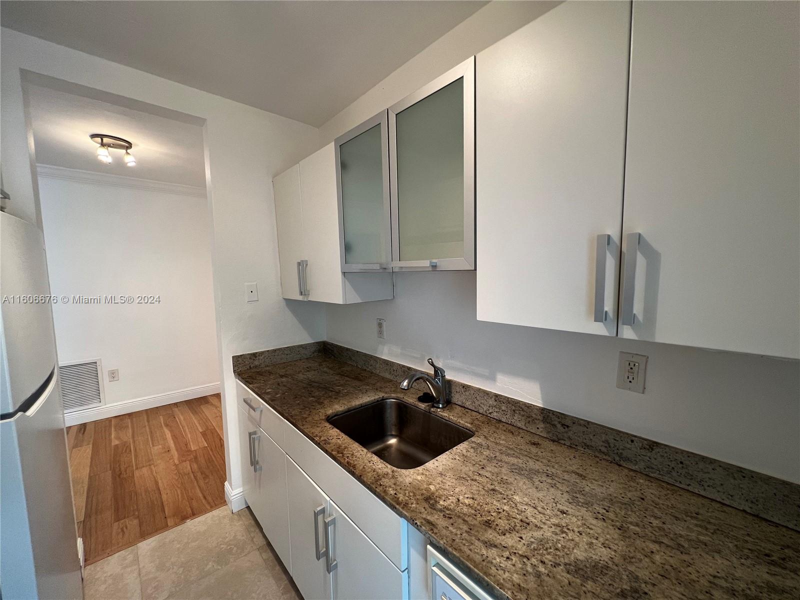 100 Sunrise Dr # 10