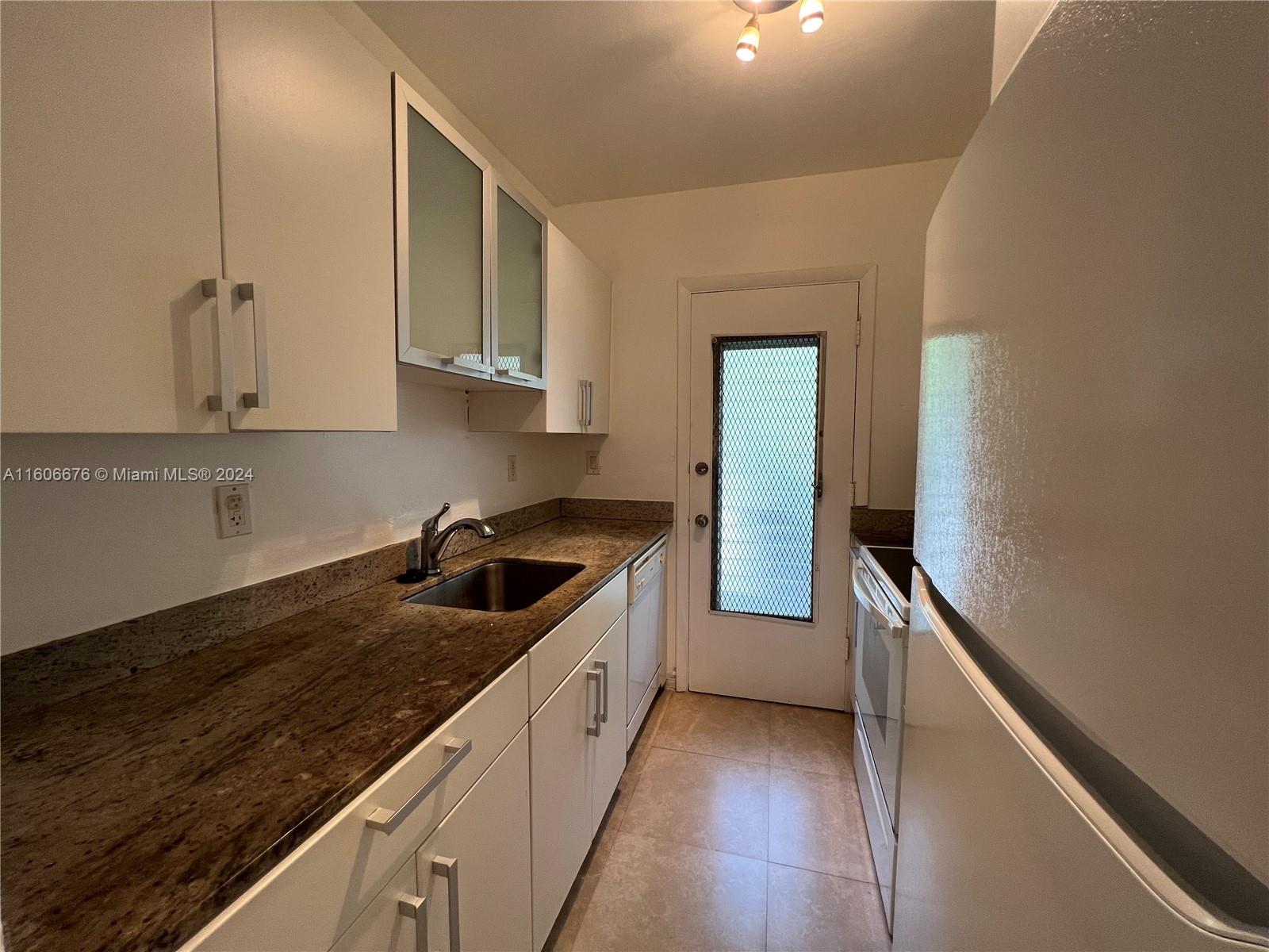 100 Sunrise Dr # 10