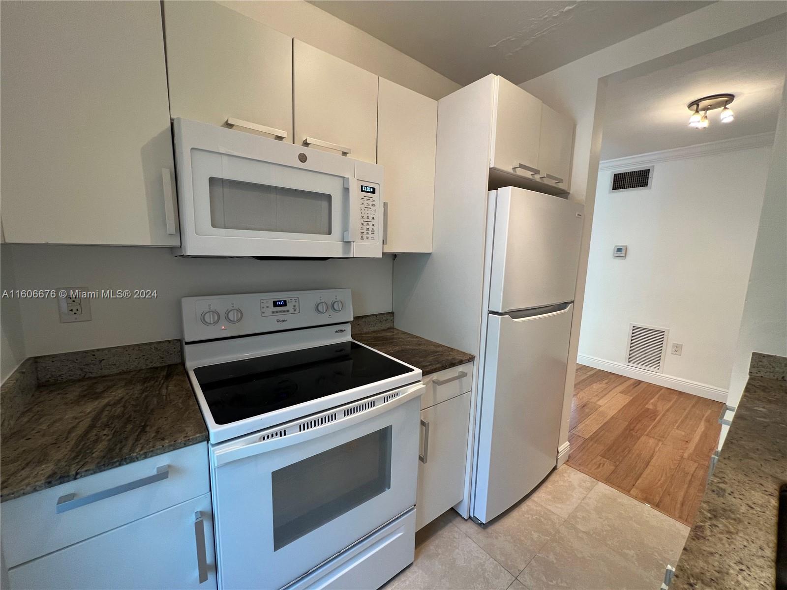 100 Sunrise Dr # 10