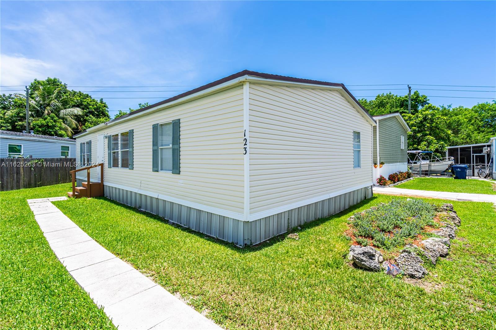 35250 SW 177th #123