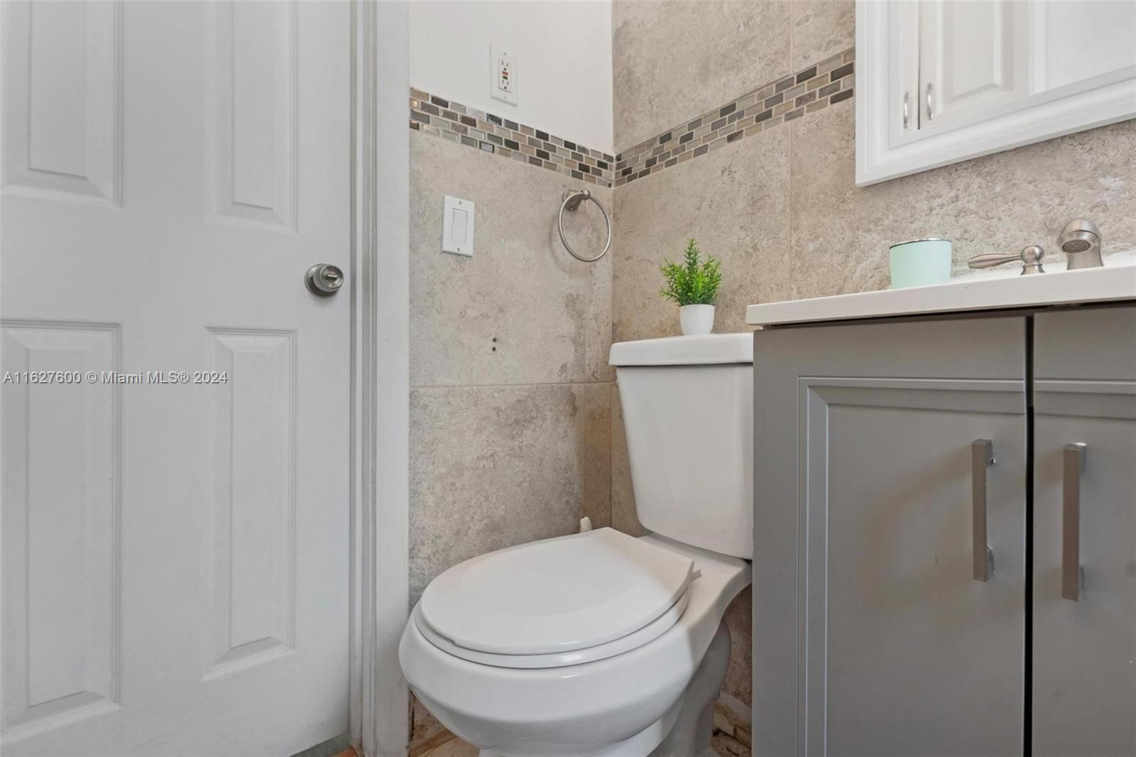 3700 Collins Ave # 310 Unit: S-310
