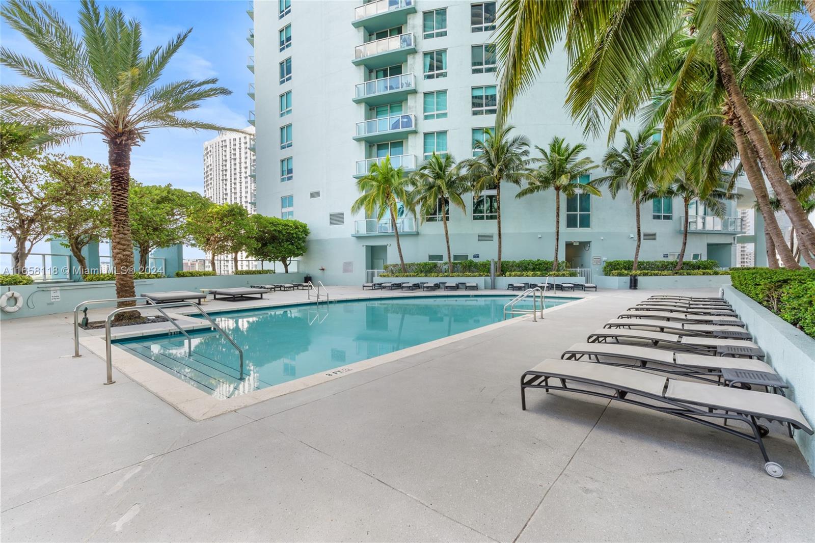 1900 N Bayshore Dr # 3505
