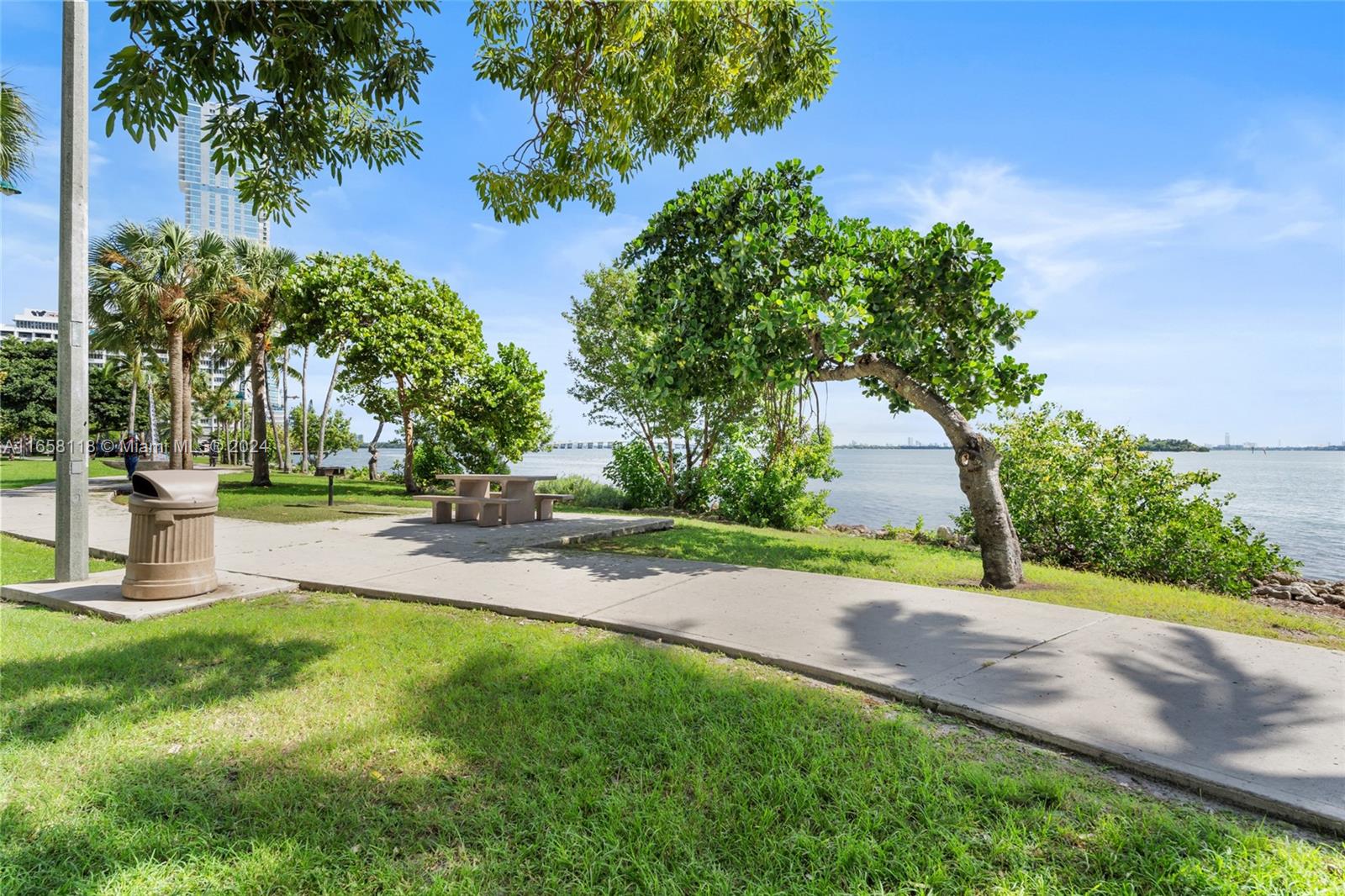 1900 N Bayshore Dr # 3505