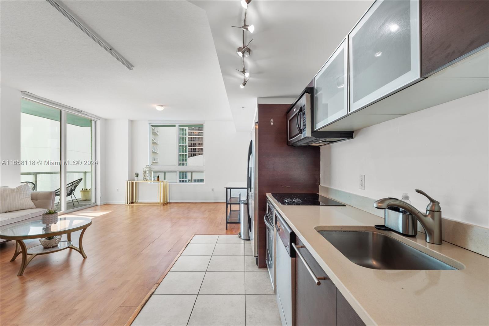 1900 N Bayshore Dr # 3505