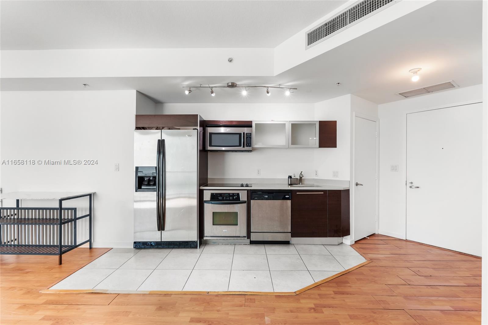 1900 N Bayshore Dr # 3505