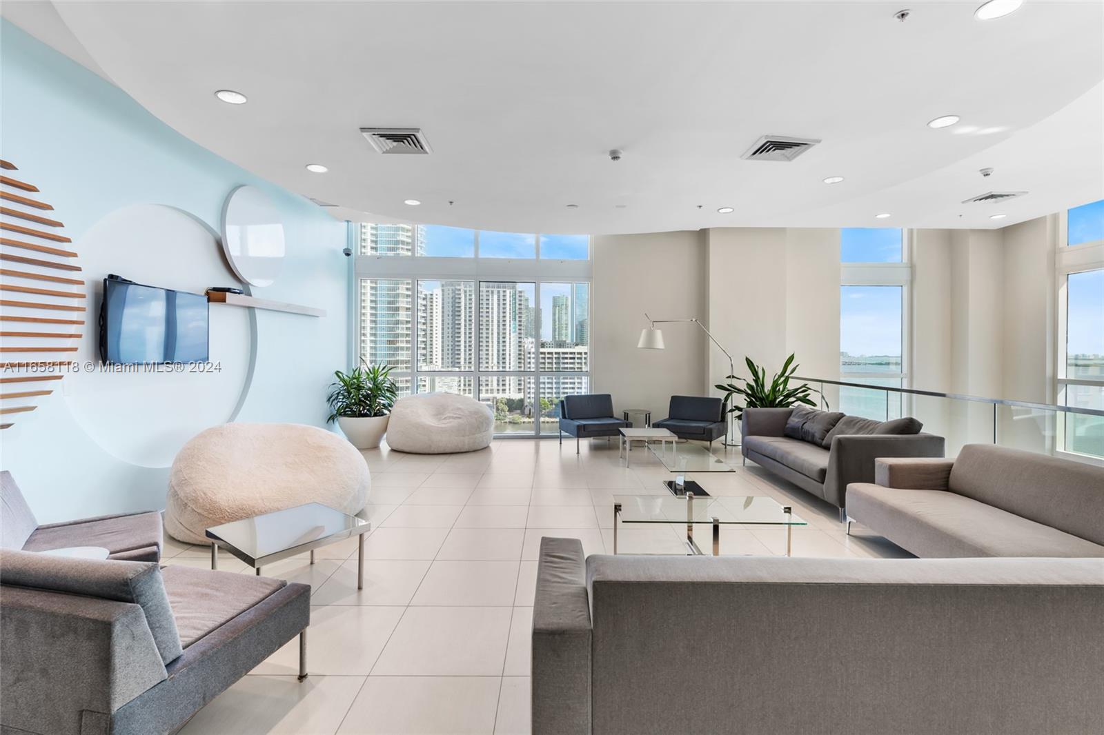 1900 N Bayshore Dr # 3505