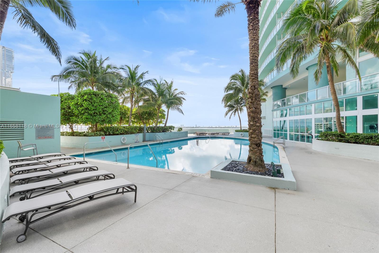 1900 N Bayshore Dr # 3505