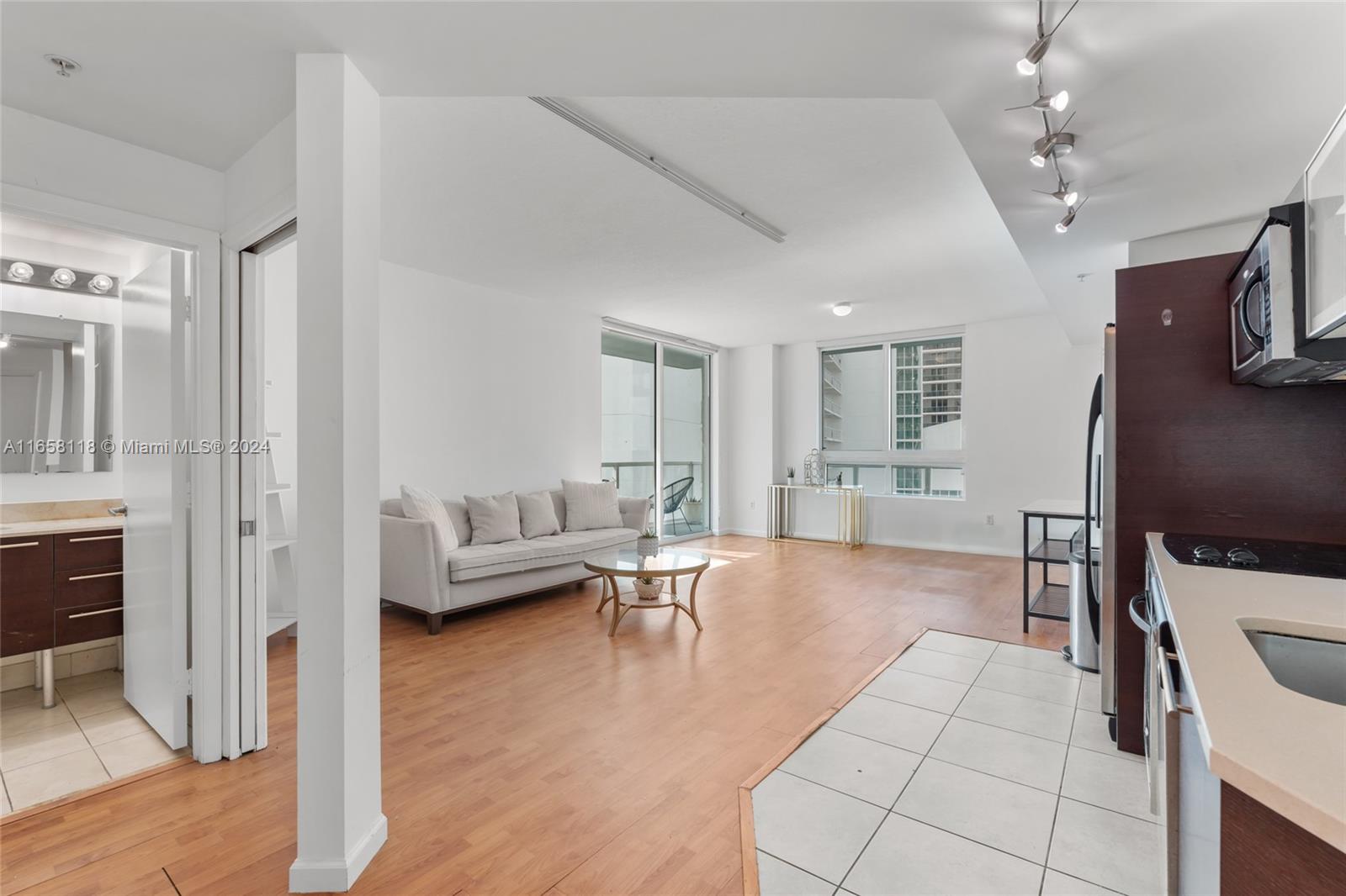 1900 N Bayshore Dr # 3505